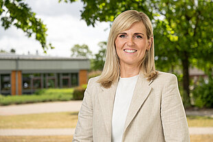 Dr. Dorothee Belling
